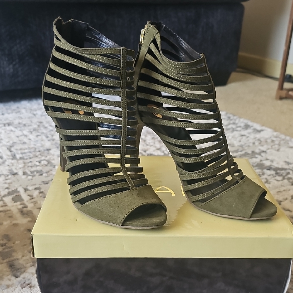 Stylish Olive Green Strappy Heels